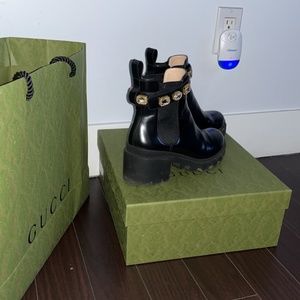 Gucci boots women 8.5 100% Authentic
